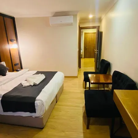 Nupera Oda ve Kahvaltı 3*