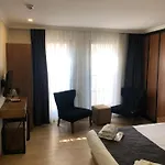 Nupera לינה וארוחת בוקר 3*