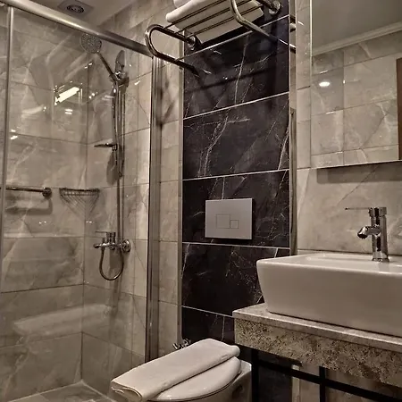 Oda ve Kahvaltı Nupera 3*